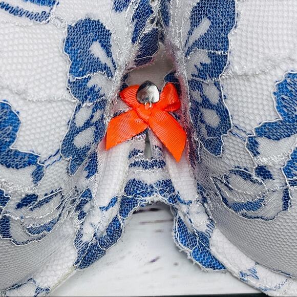 Victoria's Secret body by Victoria perfect coverage blue white lace - Picture 6 of 15